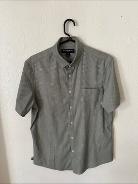 Mizzen+Main Short Sleeve Button-Up in Olive Micro Print